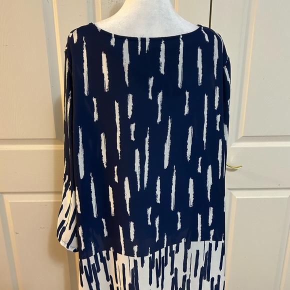 Avenue blue & white tunic, size 18/20 - Picture 3 of 4